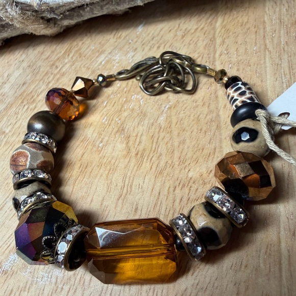 Elegant Multicolor Beaded Bracelet - Picture 5 of 7